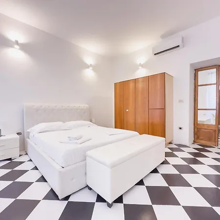 Casa Sant' Elena * Rome